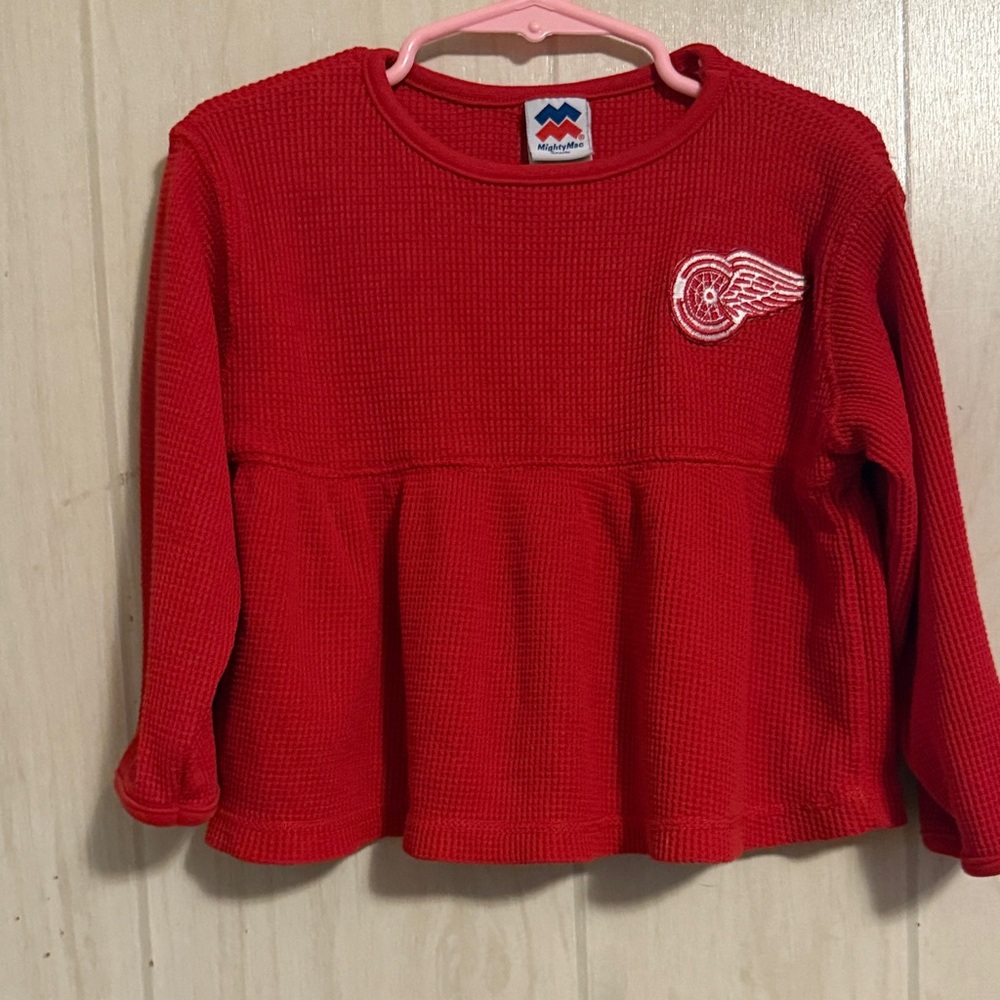 Redwings girls top